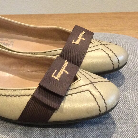 Salvatore Ferragamo Buyme Metallic Taupe Flat Women’s Shoes 6 - Picture 2 of 9